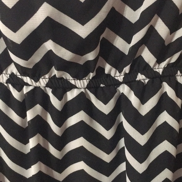 Flutter sleeve top - Picture 4 of 6